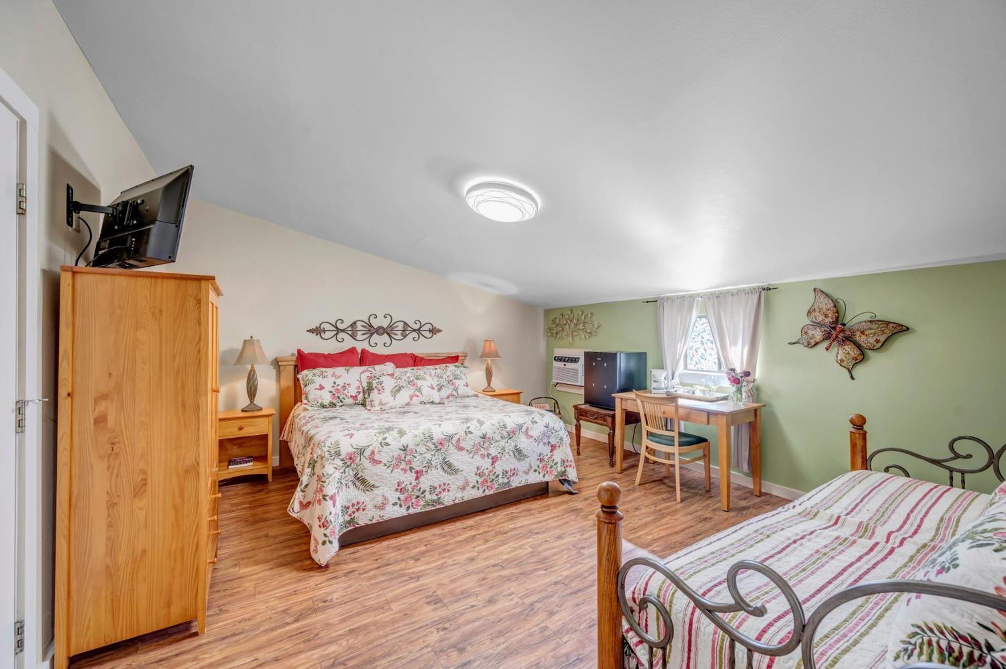 Full Moon Inn Фредериксбург Екстериор снимка
