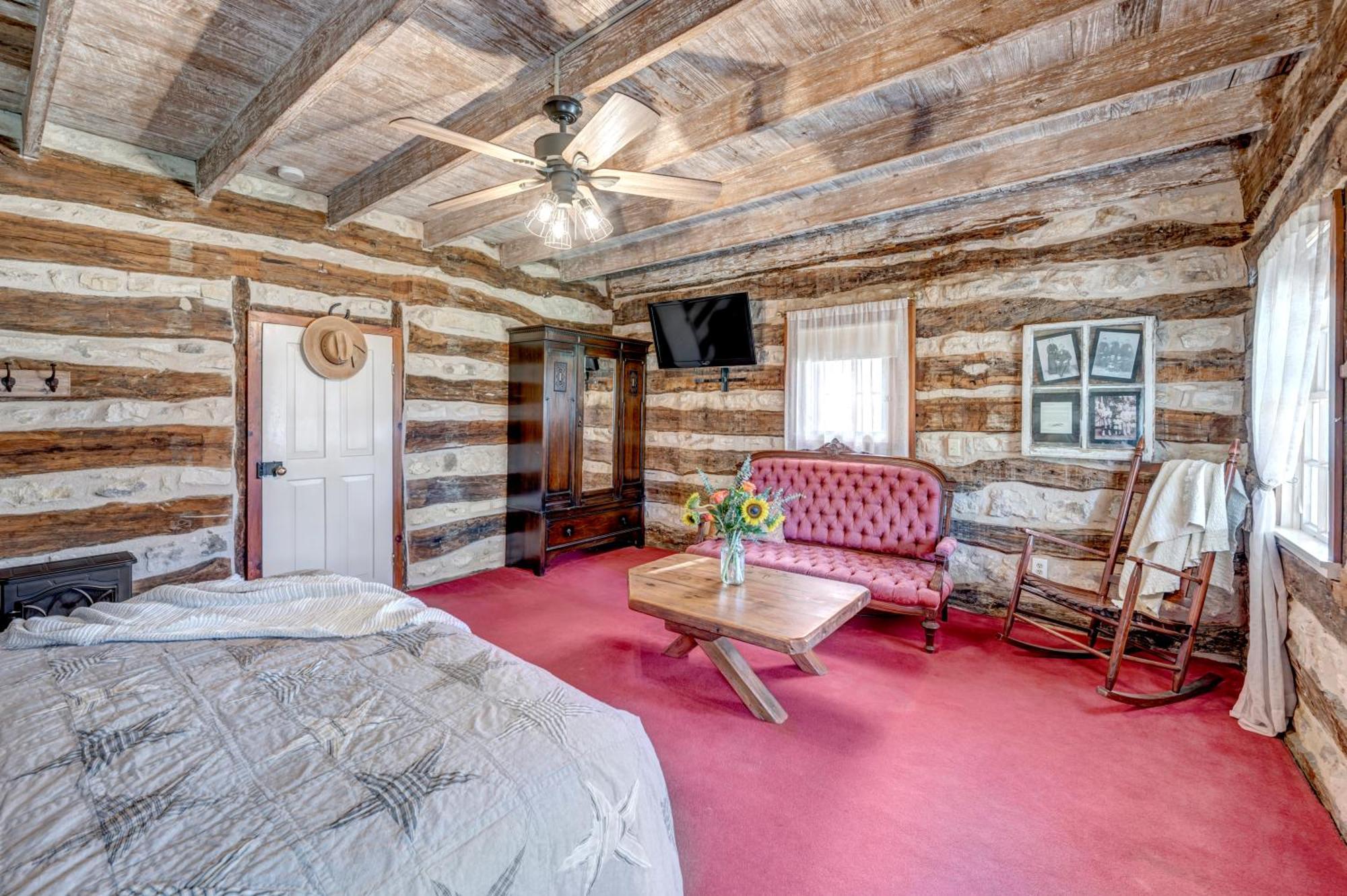 Full Moon Inn Фредериксбург Екстериор снимка