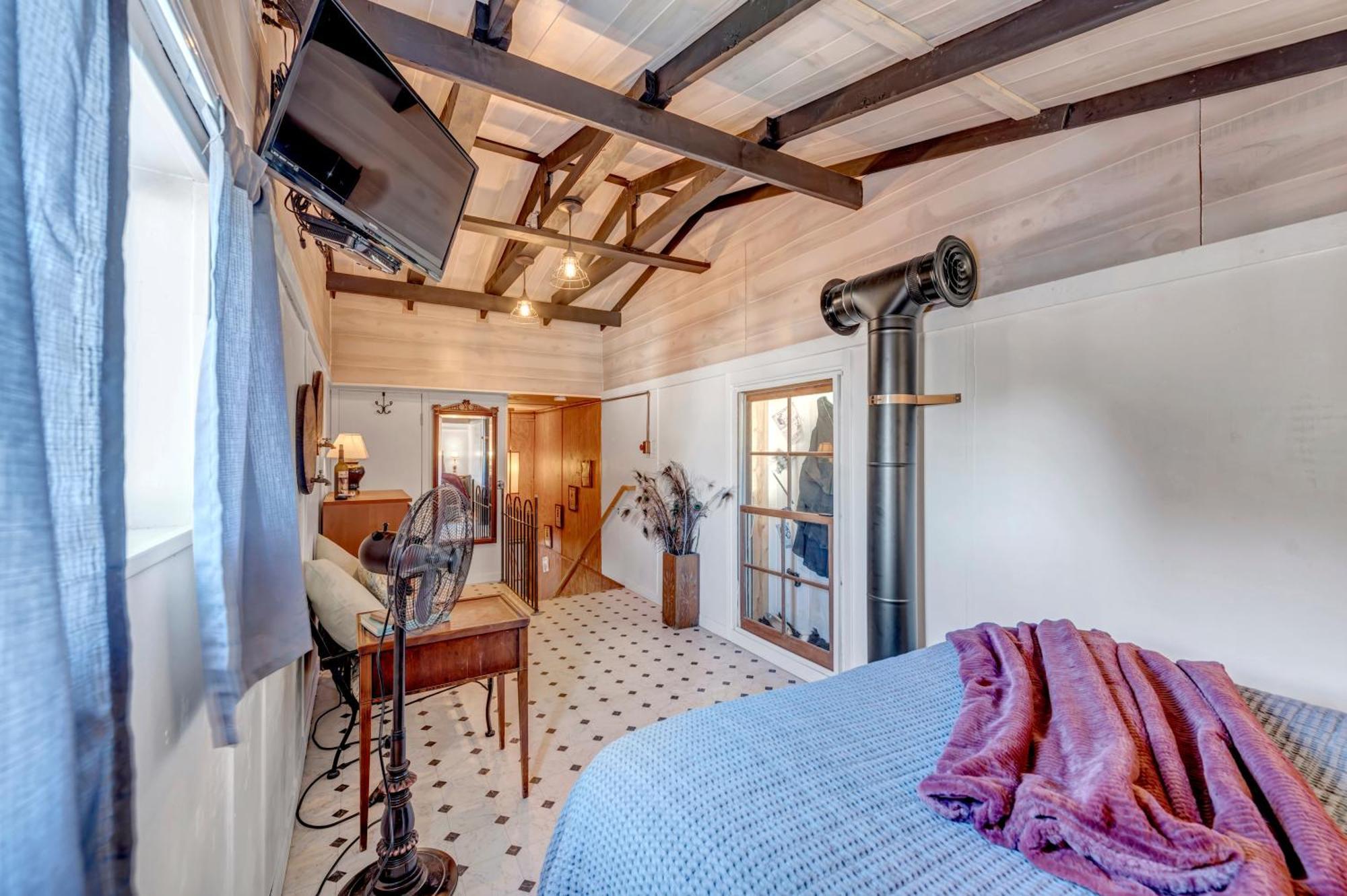 Full Moon Inn Фредериксбург Екстериор снимка