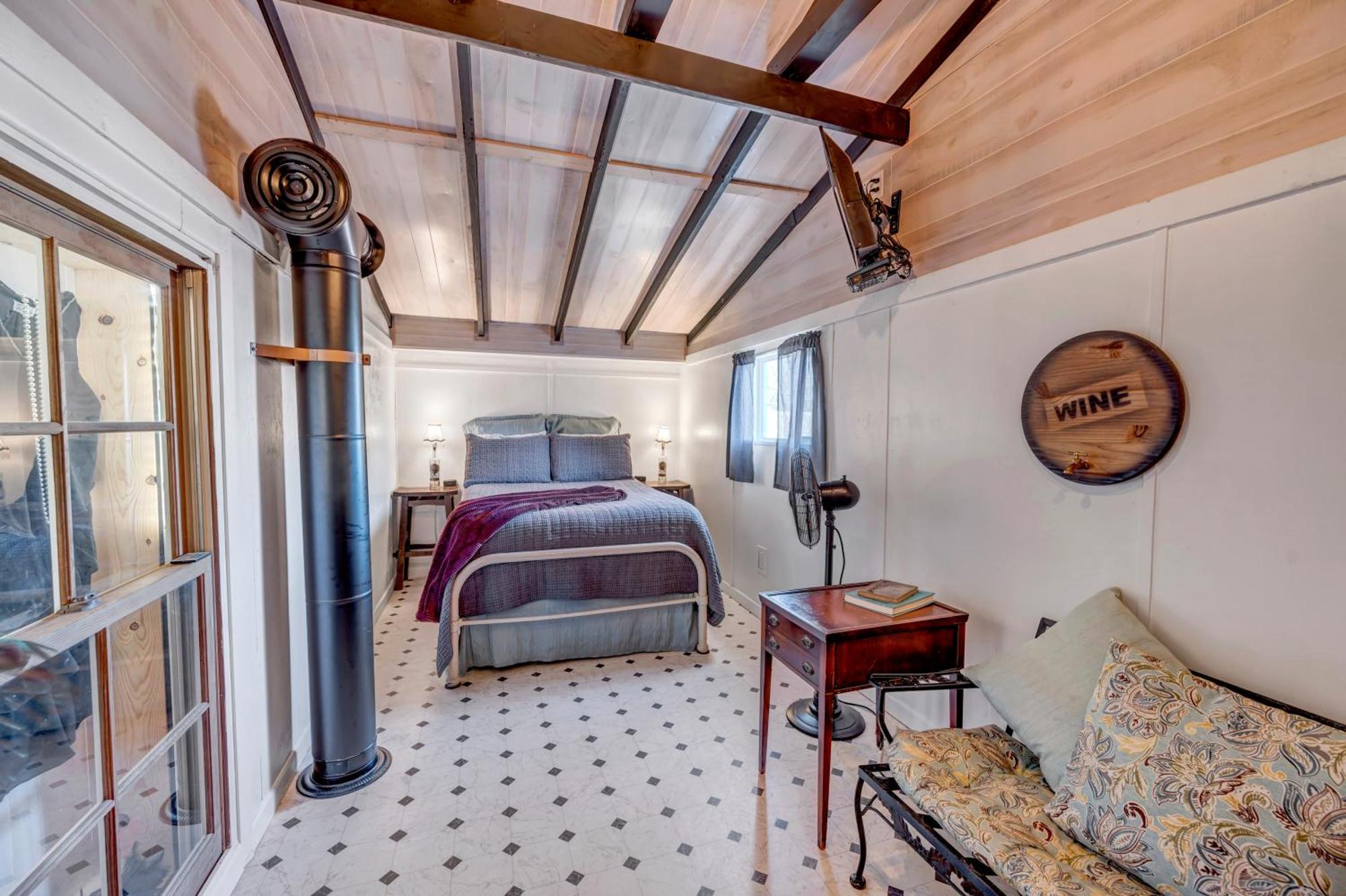 Full Moon Inn Фредериксбург Екстериор снимка