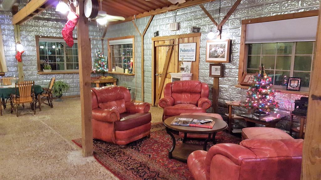 Full Moon Inn Фредериксбург Екстериор снимка